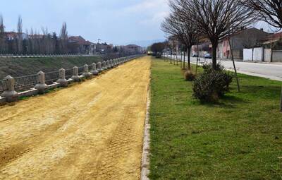 YEŞİLTEPE'DE YÜRÜYÜŞ YOLU